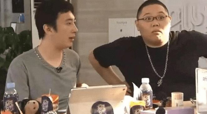 载入网游史册的神豪，官方为他打造专属武器，脱坑2年仍称霸全服