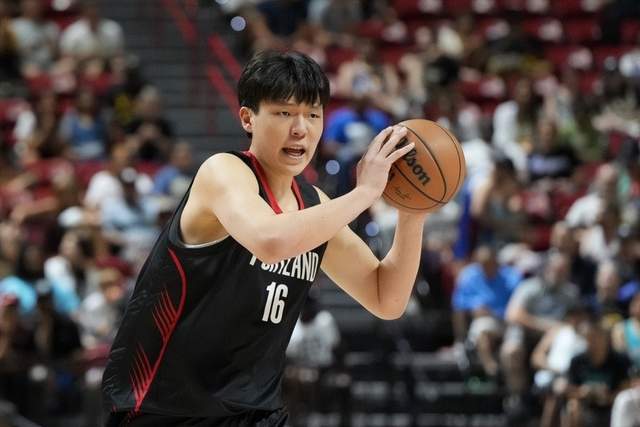 比卢普斯:杨瀚森有很多我没法教但他会的东西 譬如传球手感和对抗